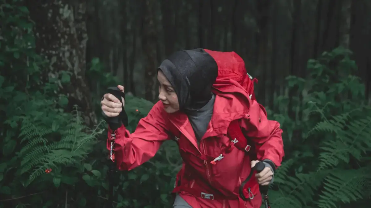 Ide dan Tips Memilih Outfit Hijab Ketika Naik Gunung