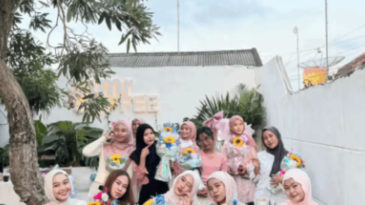 SUKSES! Workshop Bouqet Bunga WNFLORIST_ID di SumrCoffee