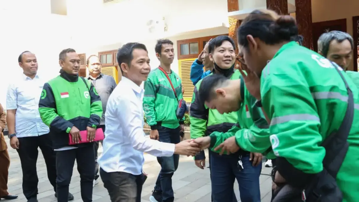 Bupati Purwakarta Saepul Bahri Binzein
