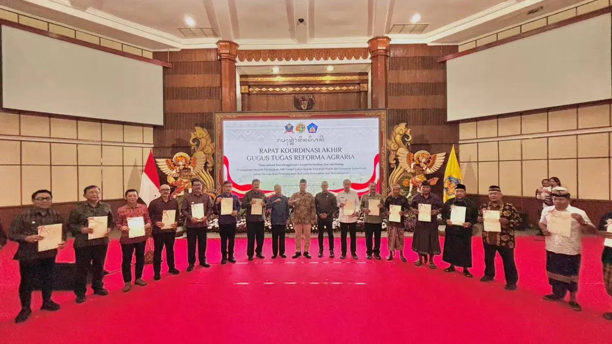 Serahkan Sertipikat di Bali, Menteri Nusron Ungkap Manfaat Sertipikasi Tanah untuk Perekonomian Serahkan Sertipikat di Bali, Menteri Nusron Ungkap Manfaat Sertipikasi Tanah untuk Perekonomian