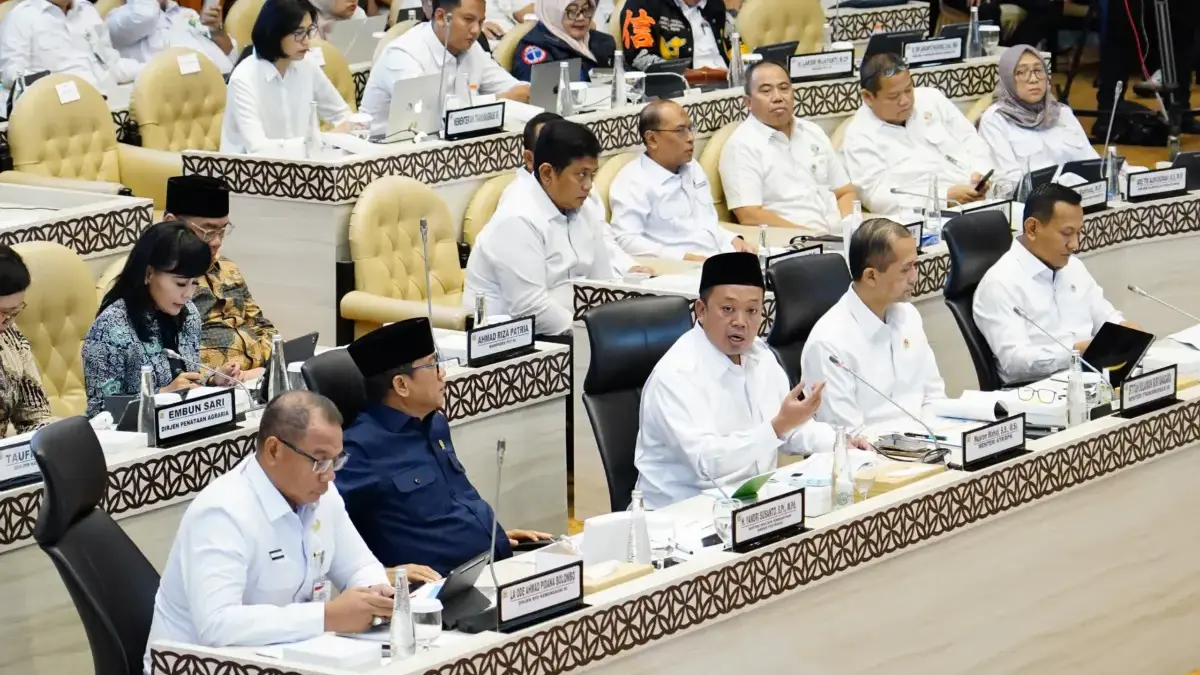 Bahas Penyelesaian Permasalahan Tanah dalam Kawasan Hutan Bersama Tim Pansus DPR