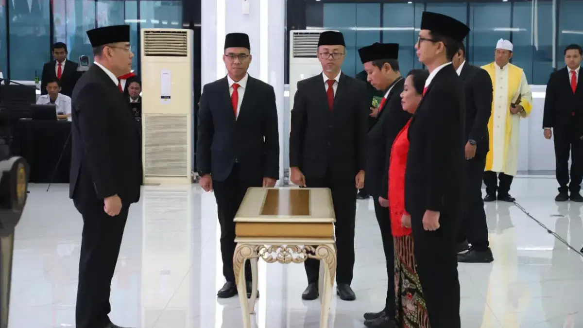 Lantik Pejabat Pengawas dan Fungsional, Wamen Ossy: Ujung Tombak dalam Pelayanan Pertanahan