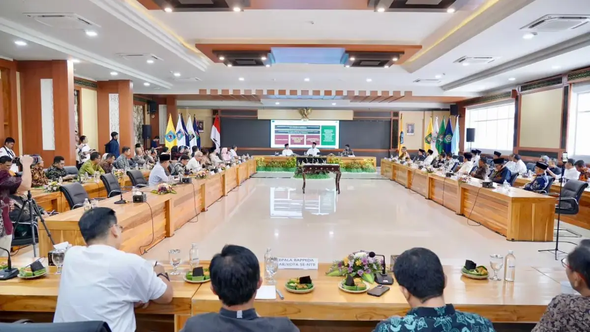 Tuntaskan Sertipikasi Tanah, Menteri Nusron Minta Kepala Daerah di NTB Bebaskan BPHTB bagi Masyarakat Miskin