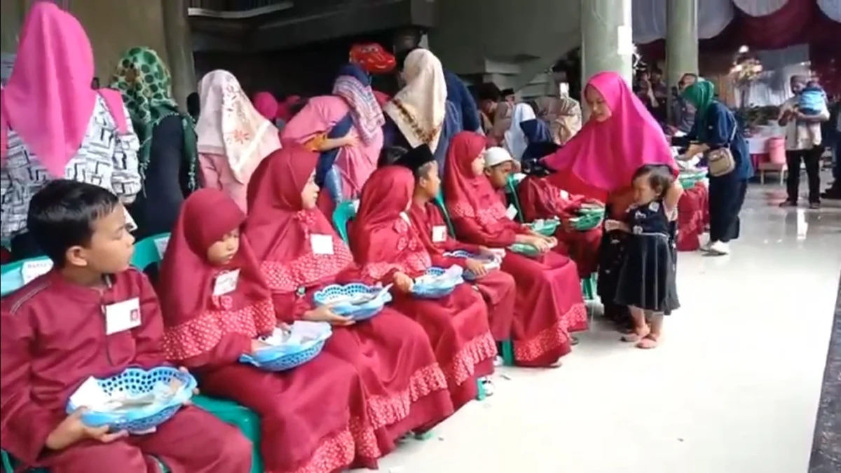 Seperti Ini Potret Kemiskinan Anak Yatim Athifah, Satu Pakaian Dipakai Sampai Leuceuk