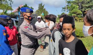 Petugas Gabungan Periksa Penerapan Prokes Pengunjung Pantai Pangandaran