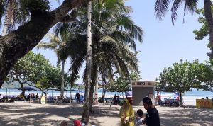 Pantai Pangandaran Banyak Dikunjungi Wisatawan