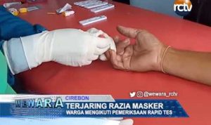 Terjaring Razia Masker, Warga Mengikuti Pemeriksaan Rapid Test