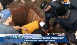 Proses Pemakaman Mantan Bupati Indramayu, Yance