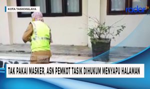 ASN Kota Tasik Dihukum Sapu Halaman Karena Tidak Pakai Masker