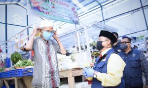 Uu Ruzhanul Tinjau Penerapan AKB Pasar Tradisional di Sukabumi