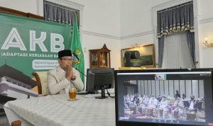 Ridwan Kamil Pantau AKB Resepsi Pernikahan di Hotel via Video Conference