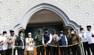 Ridwan Kamil Resmikan Masjid Al-Jabbar Majalengka