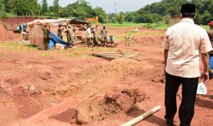 Uu Ruhzanul Ulum Tutup Lokasi Tambang Ilegal di Bekasi