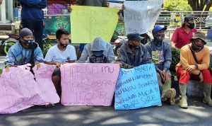 Petani Demo ke Dinas Pertanian Garut, dengan Adanya Kartu Tani Pupuk Bersubsidi Jadi Sulit