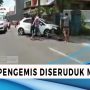 Tiga Orang Pengemis Diseruduk Mobil