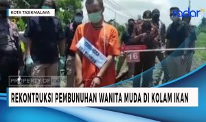 Polisi Rekonstruksi Pembunuhan yang Dilakukan Tukang Cilok Terhadap Seorang Wanita