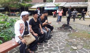 Budayawan Ciamis Komitmen Kawal Proses Hukum Wisatawan yang Menginjak Situs Bergaya Kungfu