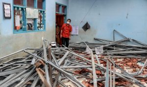 Tinjau Atap Sekolah Runtuh, Bupati Ciamis Sebut Baja Ringan Kurang Kokoh