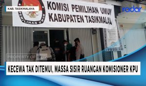 Kecewa Tak Ditemui, Massa Sisir Ruang Komisioner KPU