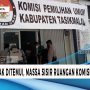 Kecewa Tak Ditemui, Massa Sisir Ruang Komisioner KPU