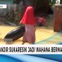 Banjir Sukaresik Jadi Wahana Bermain Anak