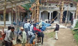 Warga Jayamukti Cihurip Ajak Hamba Allah Bantu Bangun Masjid Warga Jayamukti Cihurip Ajak Hamba Allah Bantu Bangun Masjid