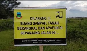 Banyak yang Buang Tanah Galian dan Barangkal di Jalan Baru Lingkar Cipanas