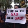 Tuntut Gaji, Puluhan Karyawan Perusahaan Datangi Disnaker Ciamis