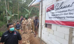 Resmikan Pembangunan Rumah, Ketua DPC PDI Perjuangan Garut Apresiasi Swadaya Warga Desa Sanding