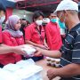 DPC PDI Perjuangan Garut Berbagi Takjil, Masker dan Uang Saku ke Tukang Becak, Kusir Delman dan Sopir Angkot