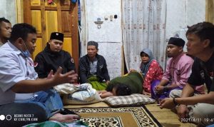 Ketua DPC PDI Perjuangan Garut Kunjungi Korban Kebakaran di Desa Kadongdong