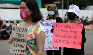 Perempuan Dalam Bayang-Bayang Kekerasan Online