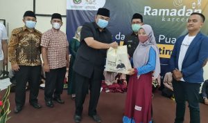 Anggota DPRD Garut Bersama Info Garut dan Wabup Santuni Anak Yatim