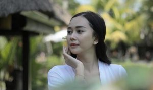 Pernikahannya Kandas, Aura Kasih Masih Trauma