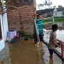 Banjir Setinggi Pinggang Orang Dewasa di Kampung Cijelereun Kulon, Irigasi Jebol