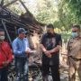 Yudha Puja Turnawan Gotong Royong Bangun Rumah Bah Iip yang Rubuh di Kampung Pananggungan