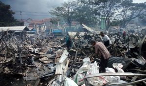 412 Kios Pasar Darurat Leles Terbakar