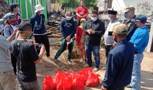 Anggota DPRD Garut Kunjungi Korban Kebakaran di Kampung Ciarileu