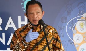 Mendagri: Pemda Jangan Lelet Salurkan Bansos dan Insentif Nakes