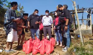 Tiga Keluarga Jadi Korban Kebakaran di Kelurahan Cimuncang, DPC PDI Perjuangan Berkunjung Berikan Bantuan