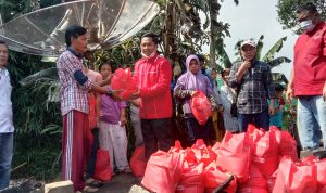 Empat Rumah Ludes Terbakar di Desa Jatiwangi, Dewan Fraksi PDI Perjuangan Berkunjung ke Lokasi