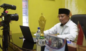 Uu Ruzhanul Buka Webinar Terjemahan Al-Qur'an Bahasa Sunda