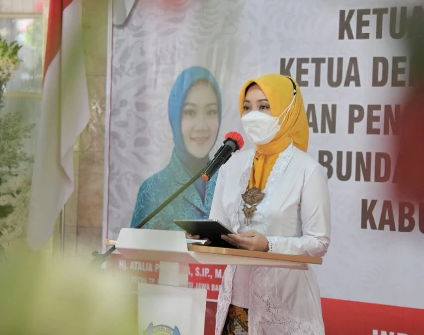 Atalia Ridwan Kamil Lantik Runisah sebagai Ketua TP-PKK Indramayu