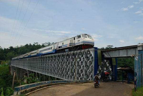 Dengan Dibatasinya Roda Empat di Jembatan Cirahong, Diharapkan Jembatan Alternatif Segera Dibangun