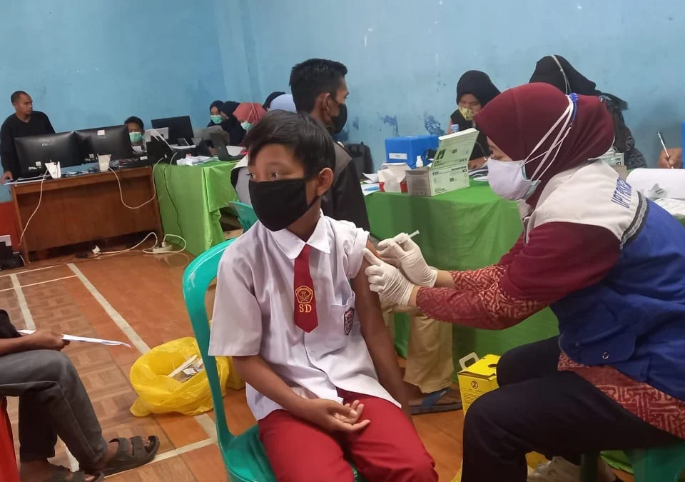 Desa Cibunar Targetkan Herd Immunity, Sebanyak 6,7 Ribu Warga Harus Divaksin