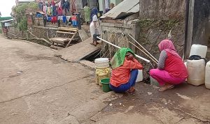 Warga Kampung Sukahejo Kesulitan Air Bersih