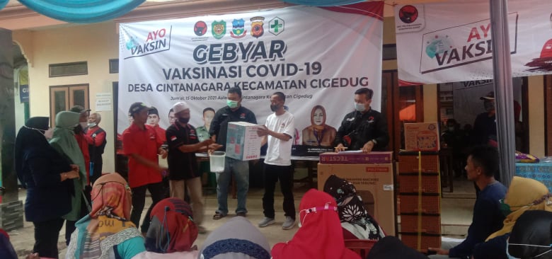 Gebyar Vaksinasi DPC PDI Perjuangan Garut bersama Desa Cintanegara Berhasil Vaksin 988 Orang Warga