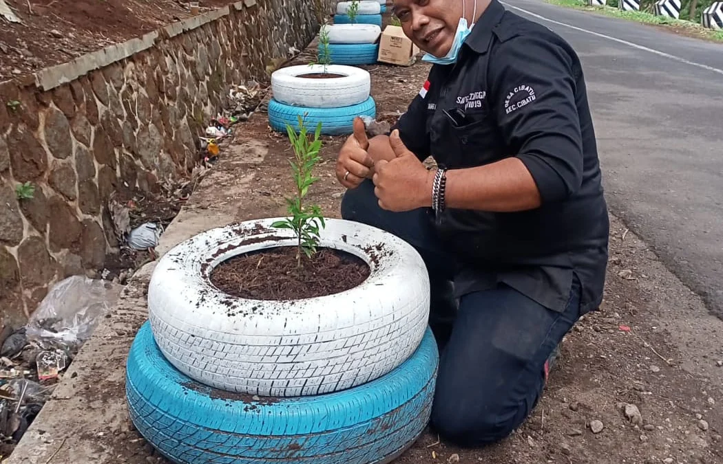 Baru Saja Ditanam, Ada Tangan Jahil yang Mencabut Bunga di Taman Mangkubumi Desa Cibatu