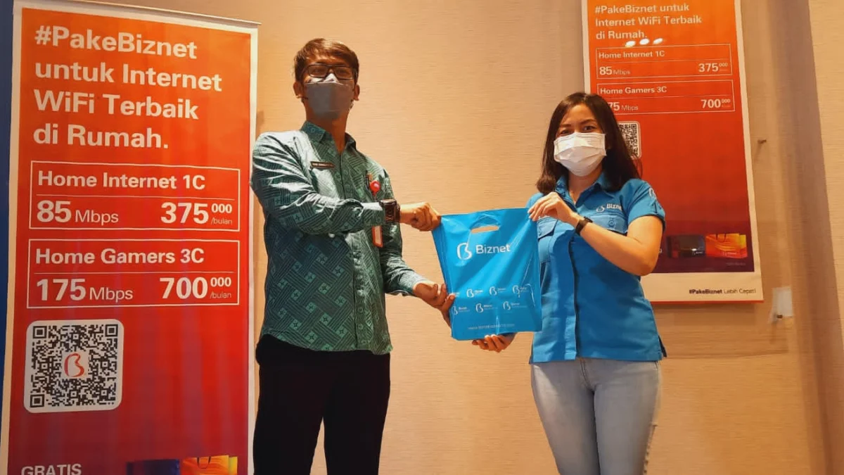 Sambut Hari Jadi Ke-21, Biznet Berikan Bantuan Ribuan Masker ke Puskesmas di Garut