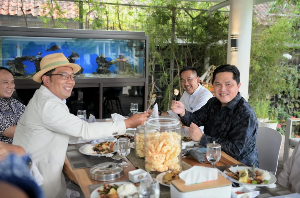 Ridwan Kamil Tantang Erick Thohir Makan Jengkol